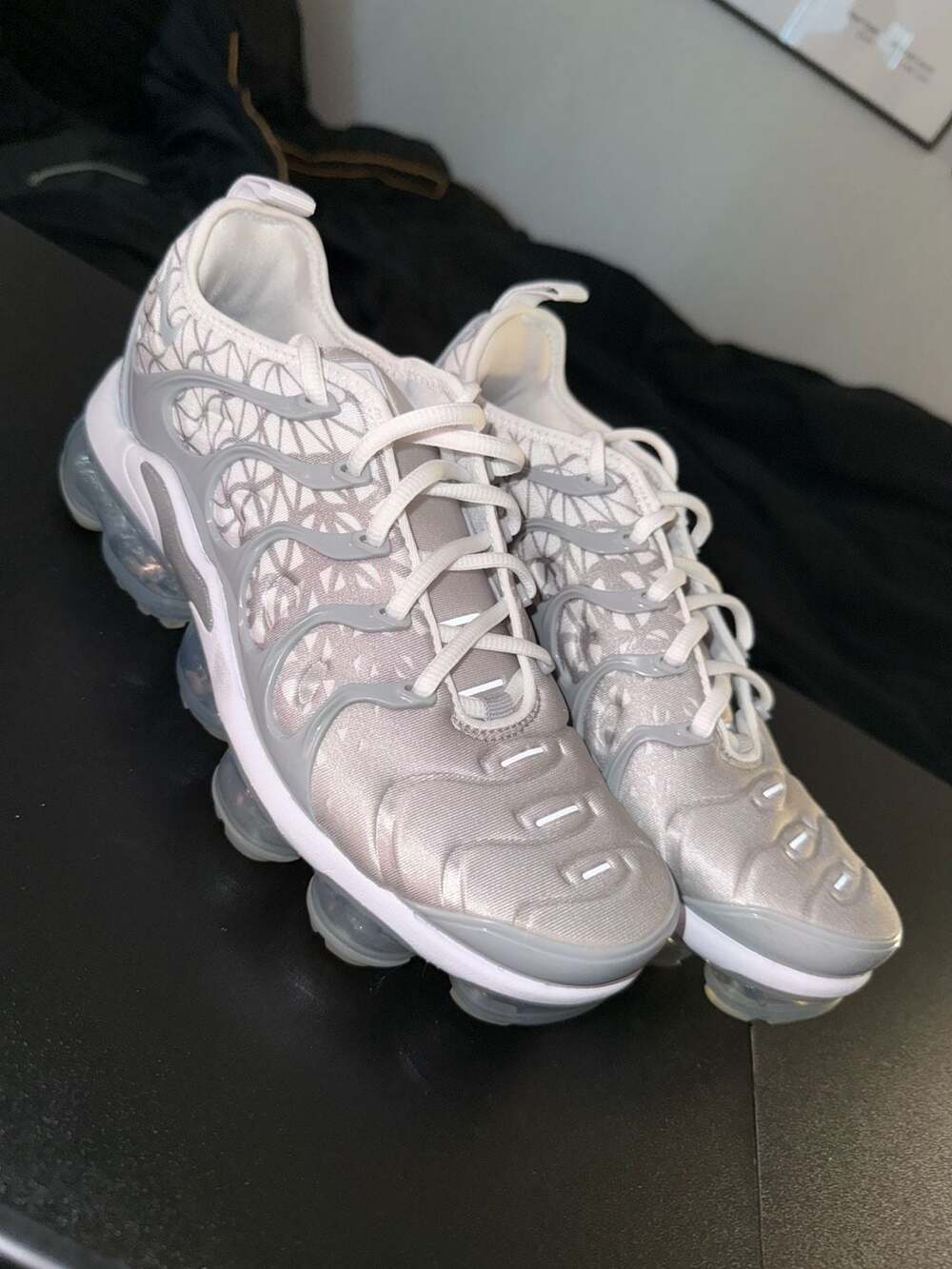 Nike Air VaporMax Plus Size 6 White Metallic Silver